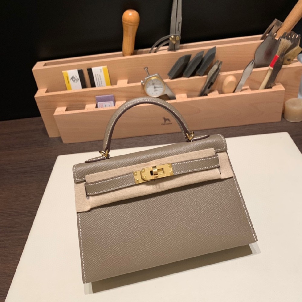 stock~过年必备神器💗Mini Kelly 19cm Epsom 18 大象灰 金扣 金刚色首选 [嘿哈]百搭经典就是王道