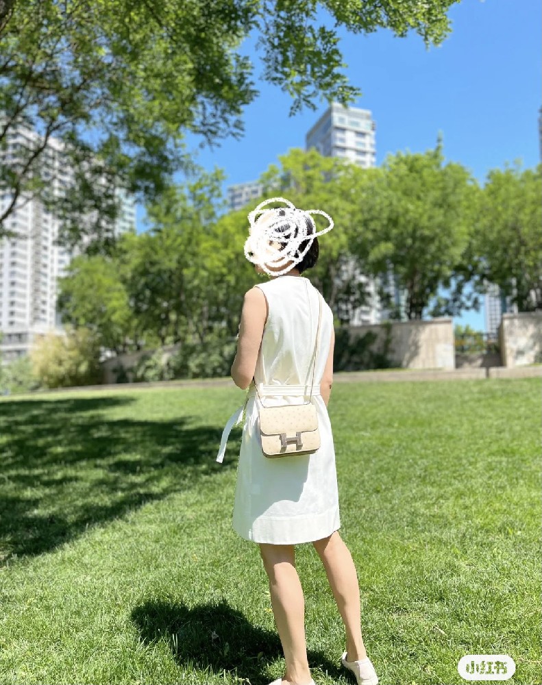 缕缕青丝下的Constance 羊毛白