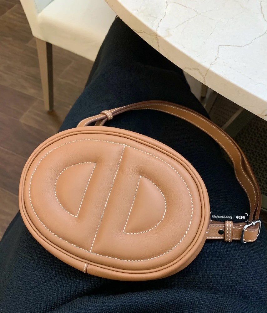 H ❤️In-the-Loop🐽多种背法！糖果色五彩缤纷 总有一个颜色是你的心头好♥️🌟金棕 swift皮