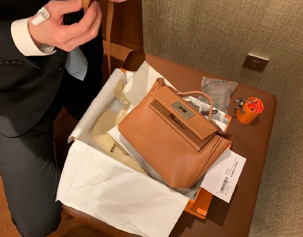 ⚠️新版本的mini24/24 也出了本色线 一改往日的白色线 本线的金棕多了份柔和自然